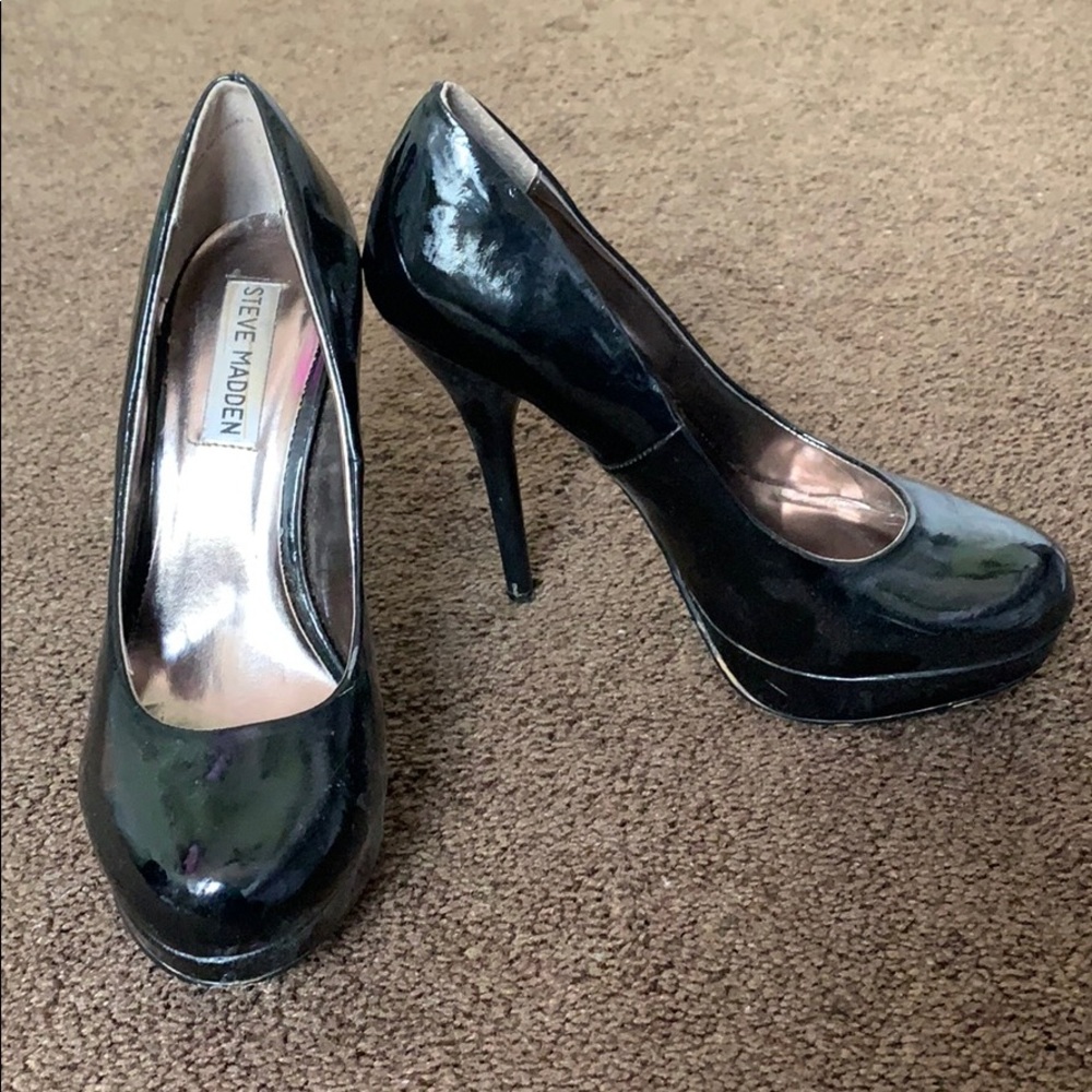 Steve Madden Black Pumps